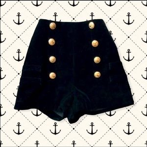 NWT YES STYLE BLACK VELVET HIGH-WAIST SAILOR SHORTS W/ GOLD BUTTONS WOMENS 2/4/S